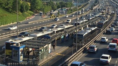 İstanbul trafiğinde dikkat çeken yoğunluk!
