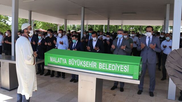 Adil Gevrek'in babasına son görev