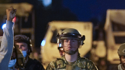 Floyd gösterilerinde binlerce kişi gözaltında!