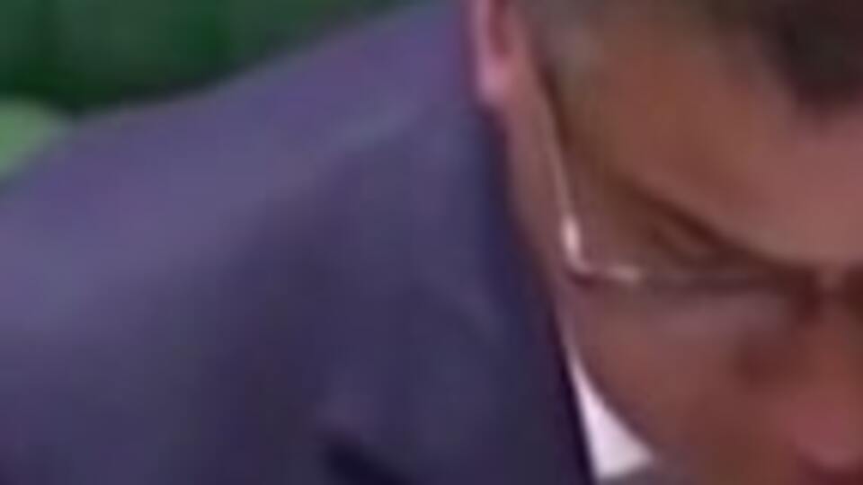 İngiltere Parlamentosu'nda koronavirüs paniği!