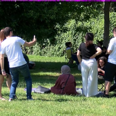 Çember silindi! Parkta maskesiz mesafe