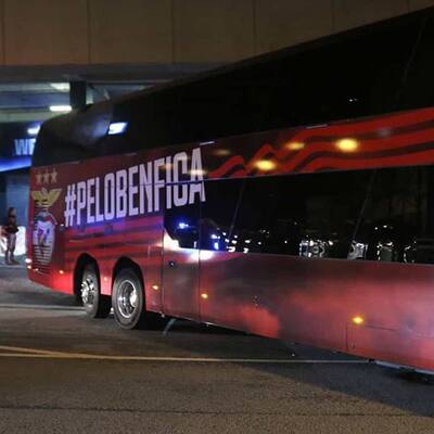 Taşlı saldırıda iki futbolcu yaralandı