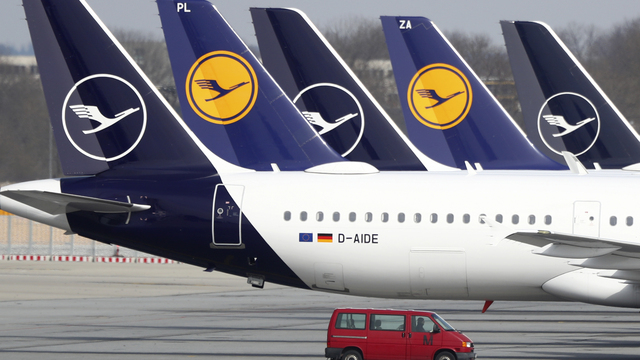 Lufthansa endeksten düşüyor