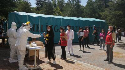 Kalfa pozitif çıkınca, 600 kuaför testten geçti!