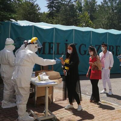 Kalfa pozitif çıkınca, 600 kuaför testten geçti!