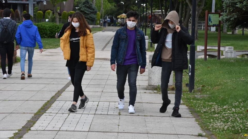 18 yaş altı sokağa çıkma izni ne zaman?