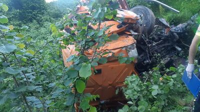 Kamyon 500 metre uçuruma yuvarlandı!