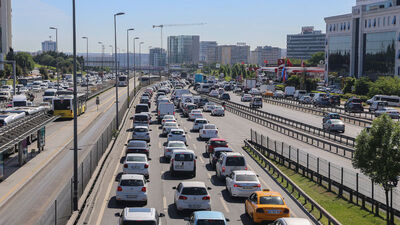 İstanbul'da cuma trafiği yoğunluğu