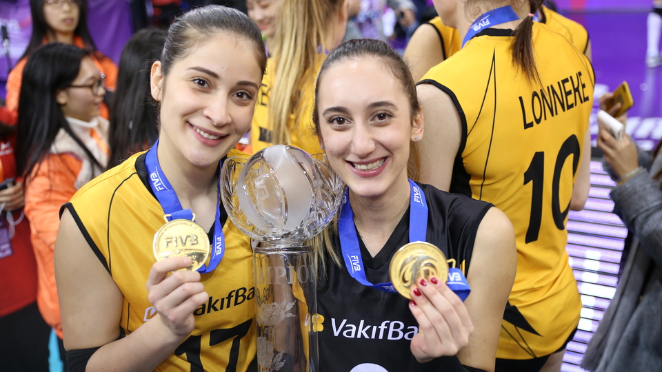 Tuğba Şenoğlu ve Ayça Aykaç yeniden VakıfBank'ta