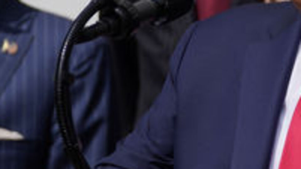 Trump'tan Çin ve AB'ye "vergi" tehdidi