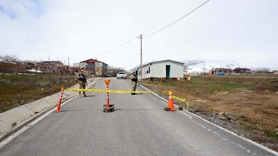 Bitlis'te 4 bina ile bir daireye karantina!