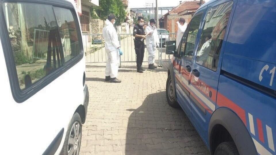 Kocaeli'de bir apartman karantinaya alındı