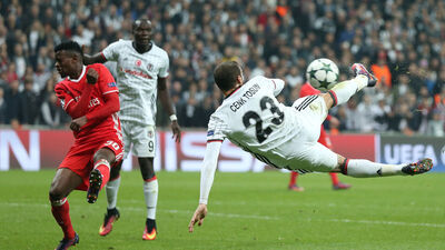 Beşiktaş, Cenk Tosun'un doğum gününü kutladı