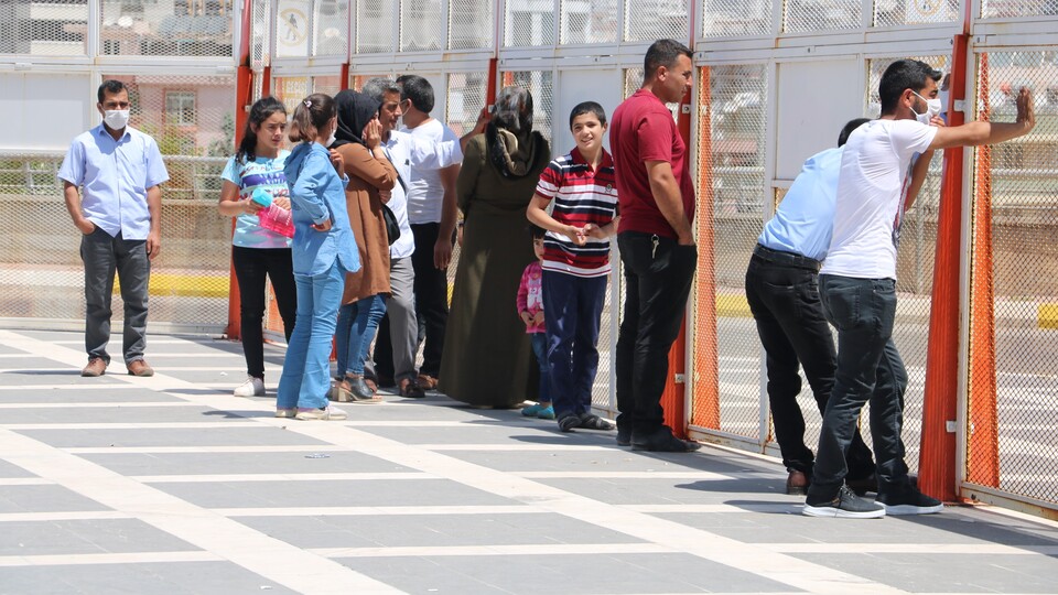 Sosyal mesafeli asker uğurlama