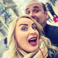 Altıncı kez boşanıyor