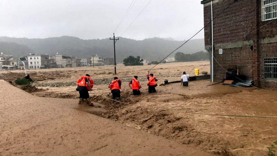 Çin'de sel felaketi: 5 kayıp!