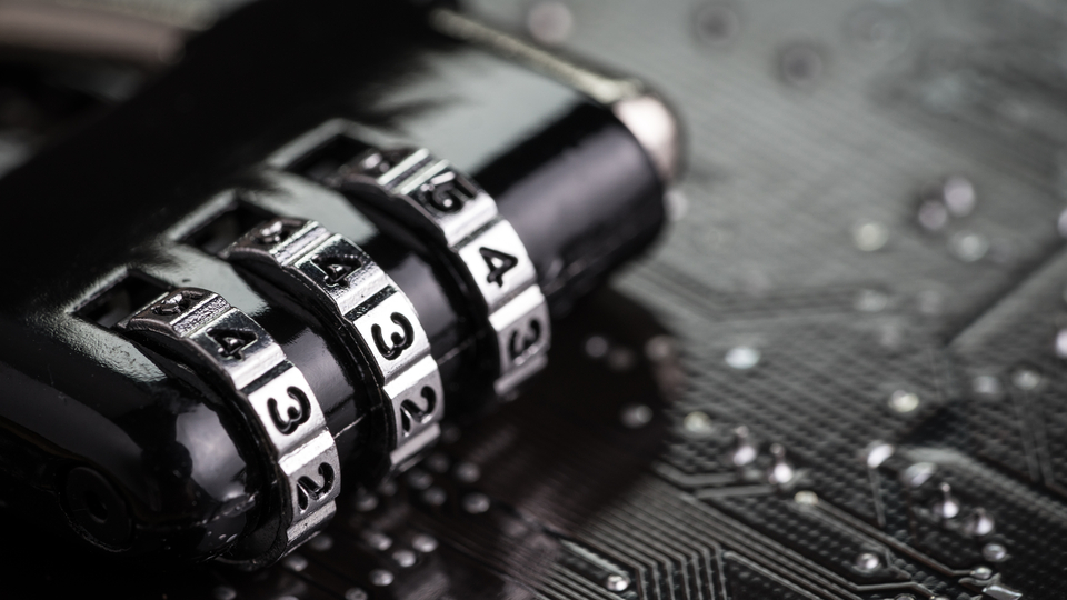 Şifrelesek de mi saklasak yoksa...