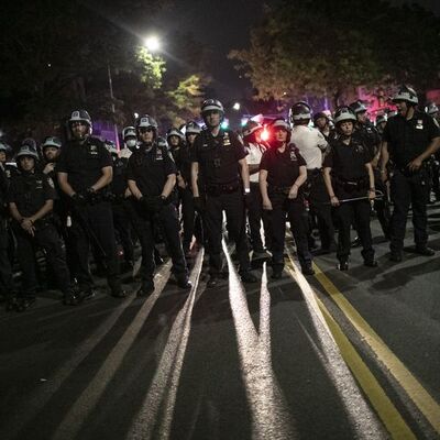 Amerikan sokaklarında tek talep: Polisin mali kaynaklarını kesin