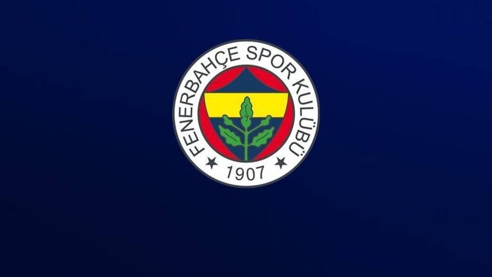 Yıldız futbolcu ayrılığı açıkladı!