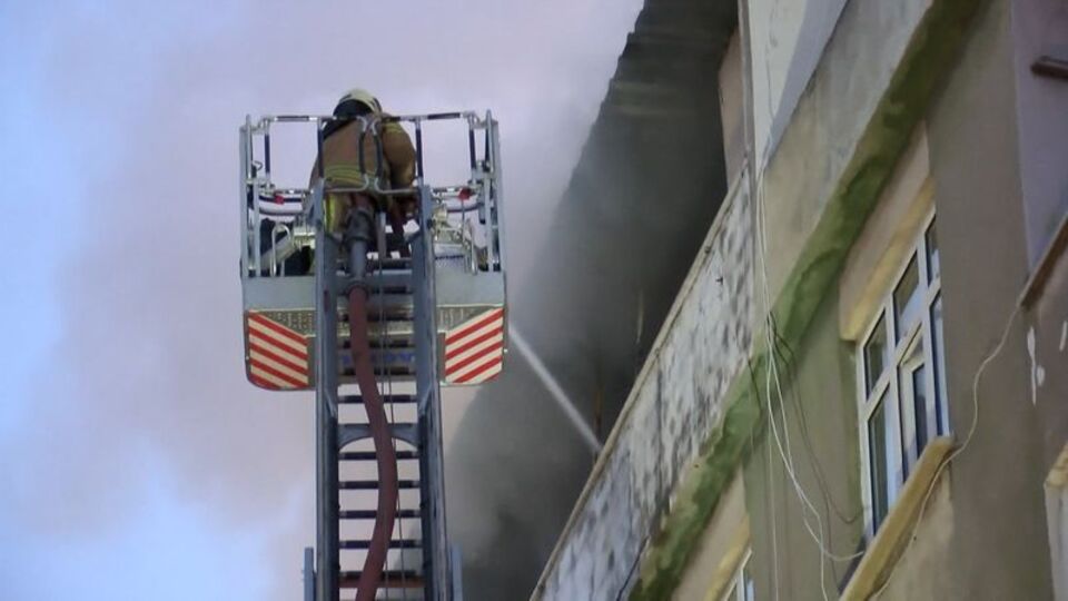 Esenler'de yangın paniği!