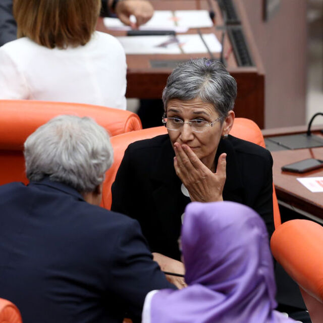 HDP'li Leyla Güven tahliye edildi