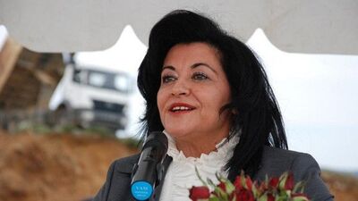 Esengül Civelek kimdir?