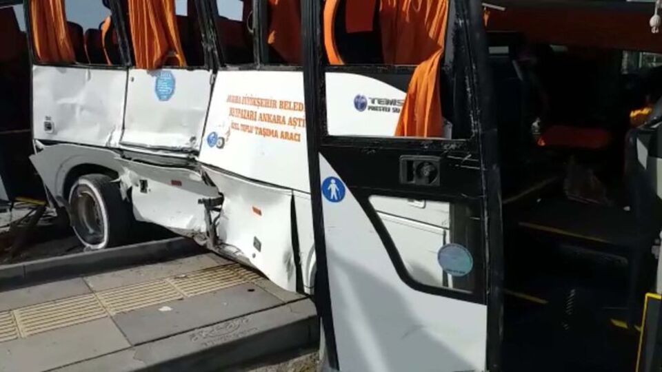 Kavşakta can pazarı! TIR çarptı