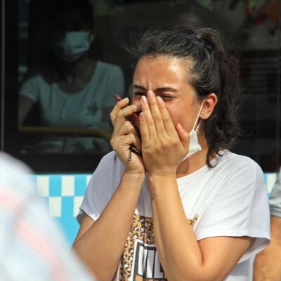 Yaralı adamın başında ağladı! Kahreden kaza!