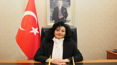 Esengül Civelek kimdir?