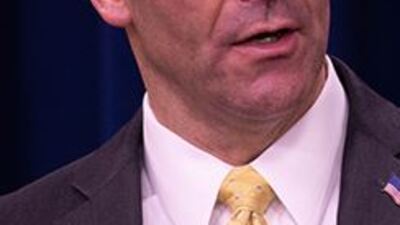 Trump, Savunma Bakanı'nı görevden almanın eşiğinden dönmüş!