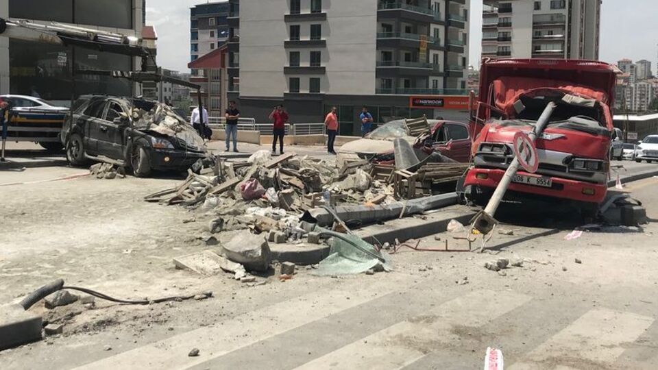 Başkent'te feci olay! Freni patladı! Ölü ve yaralılar var!