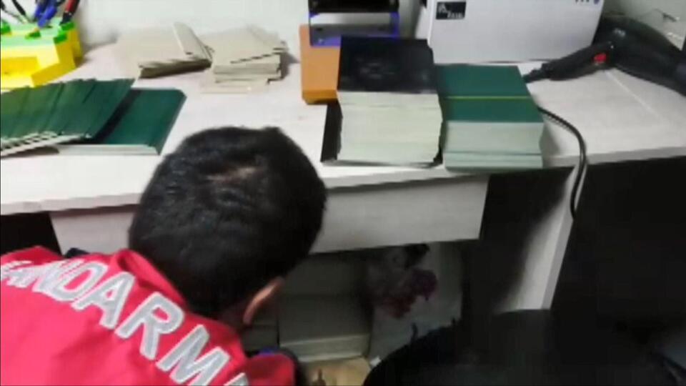 Jandarma o kalpazanı yakaladı