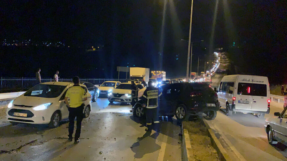 Adıyaman'da iş makinesi ile otomobil çarpıştı!