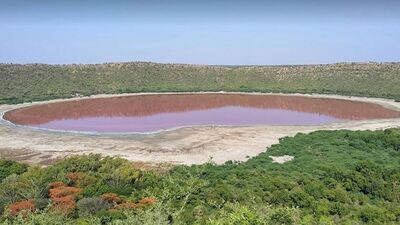 Göktaşı çarpması sonucu oluşmuştu... Pembeye döndü