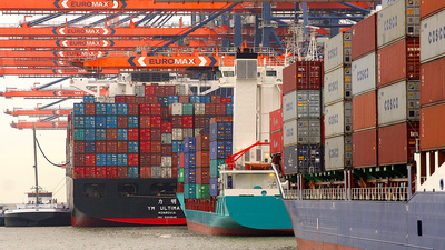 İngiltere gümrük prosedürlerini erteledi