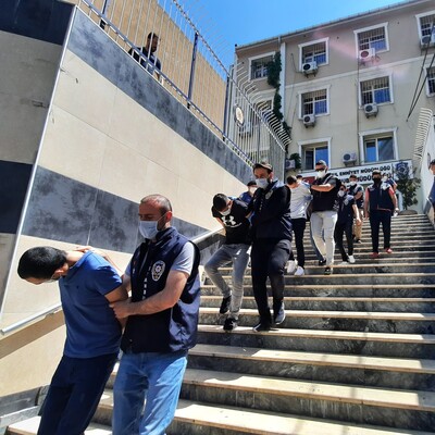 Maske ve ilaç çalan 'pandemi çetesine' operasyon!