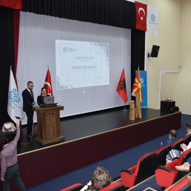 Oline mezuniyet coşkusu