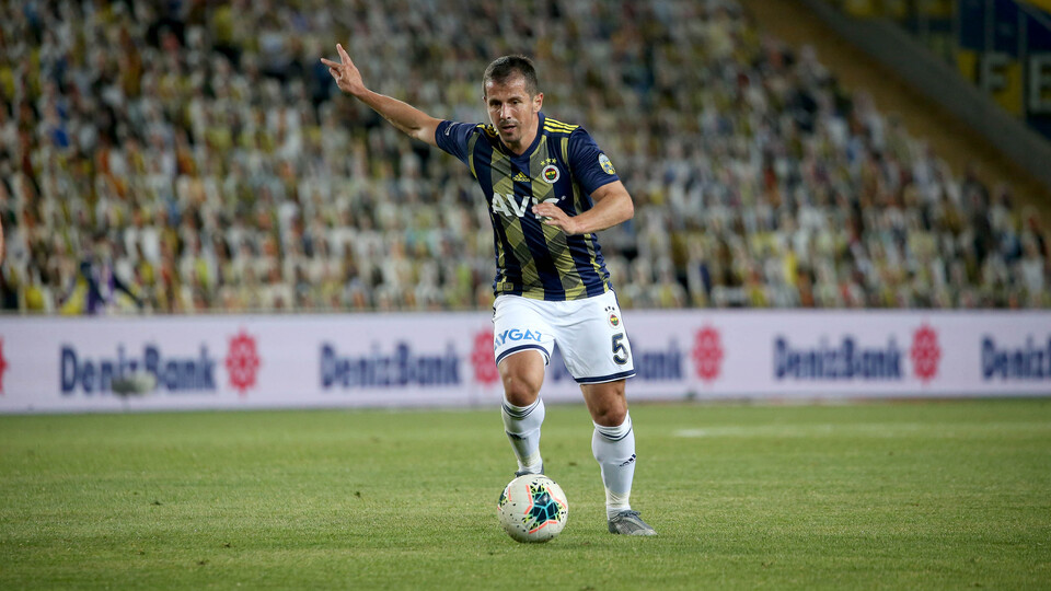 Emre Belözoğlu bırakıyor!