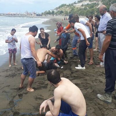 Ölümle yaşam arasında! Rip akıntısına kapıldı!