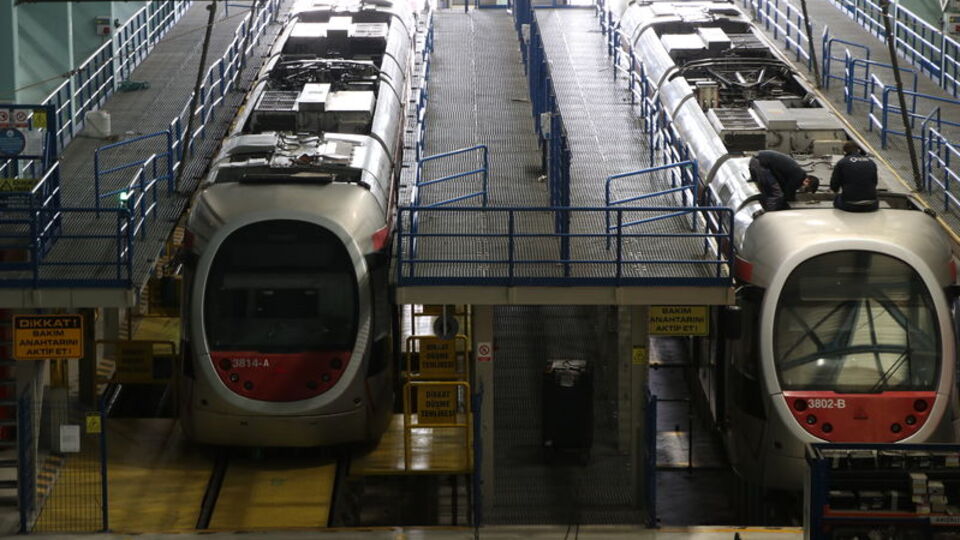 Türkiye'nin ilk raylı sistemler aküsü üretildi