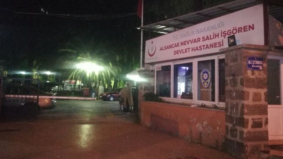 İzmir'de bıçaklı kavga!