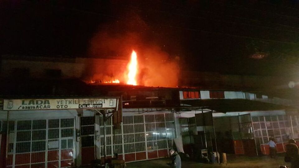 Karabük'te sanayi sitesinde yangın!