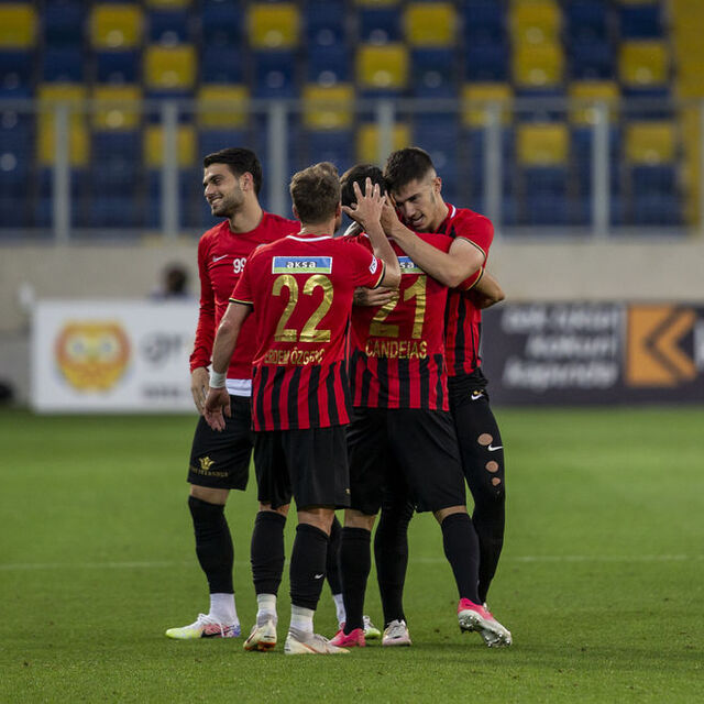 Gençler evinde galip