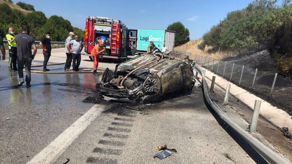 Otomobil alev aldı! Kahreden olay!