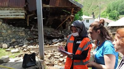 Bakan Selçuk: Psikososyal destek ekiplerimiz sahada