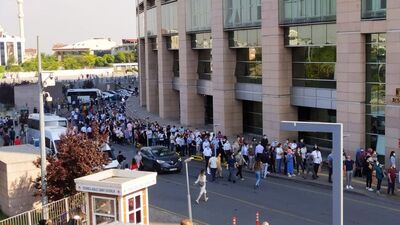 Adliyeler açıldı! Uzun kuyruklar oluştu