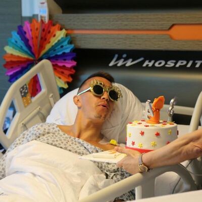 Hastanede doğum günü kutlaması