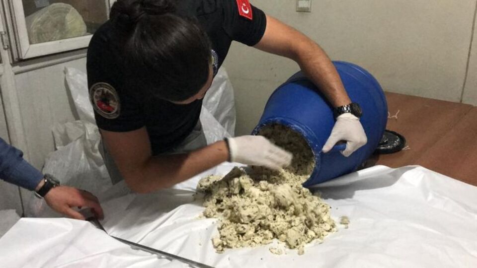 Otlu peynirden çıktı! Tam 33 kilogram! Pes artık!