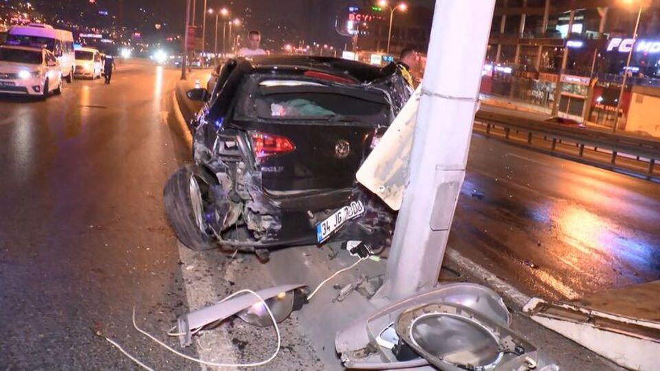 Avcılar'da feci kaza! 2 kişi yaralandı