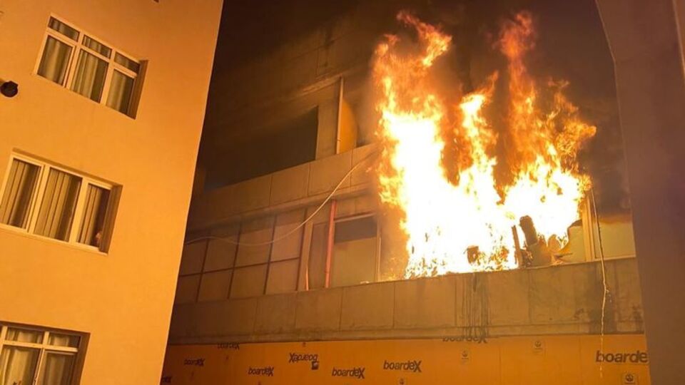 Kartal'da korkutan otopark yangını